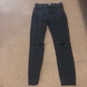 Black 3/4 length jeans